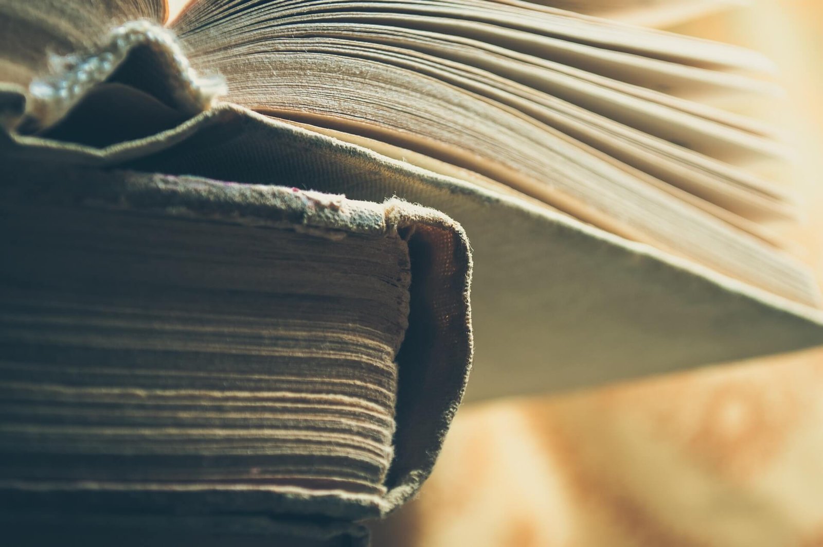 «Agrietado» y otros poemas minimalistas